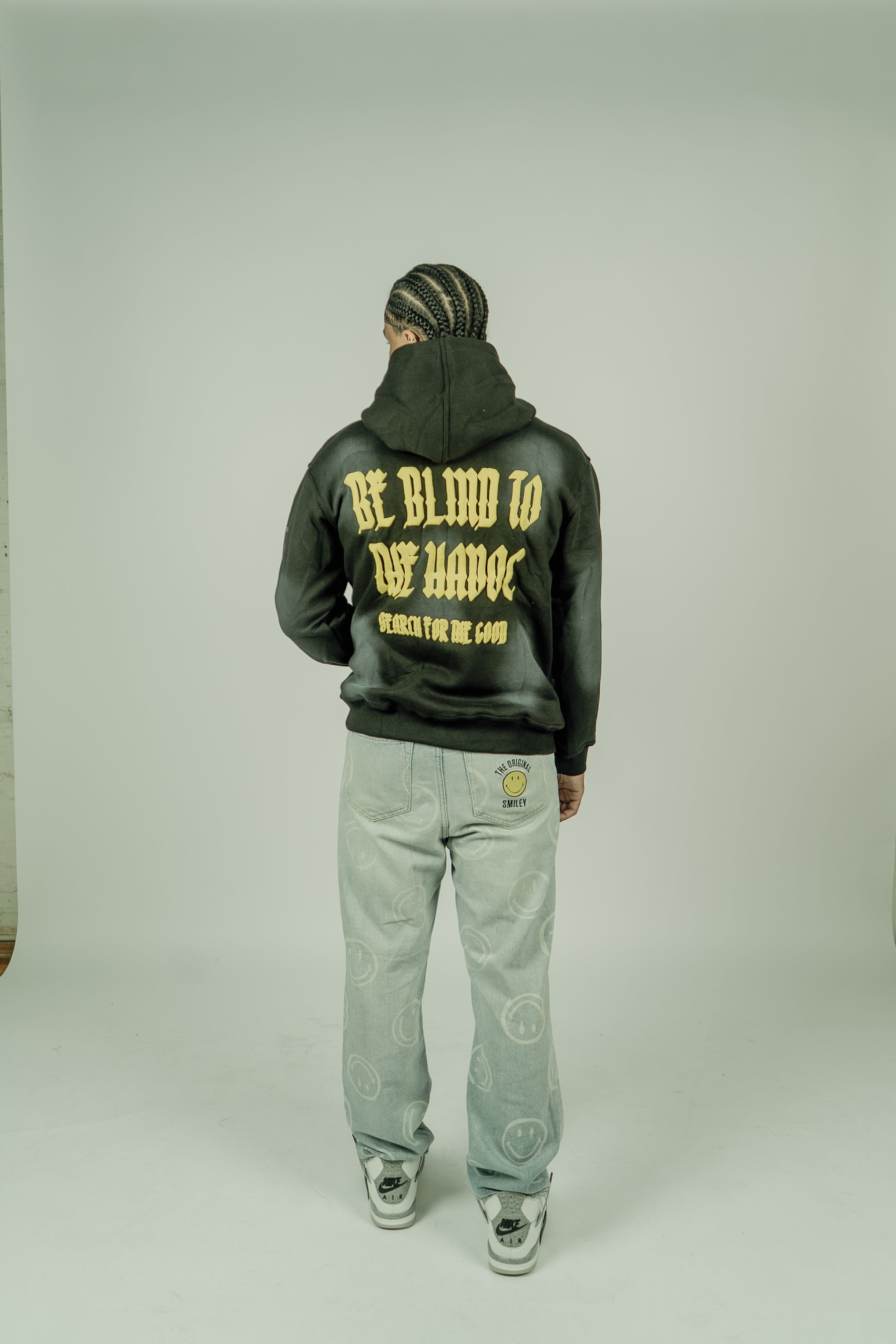 Striker Zip-Up [Black]