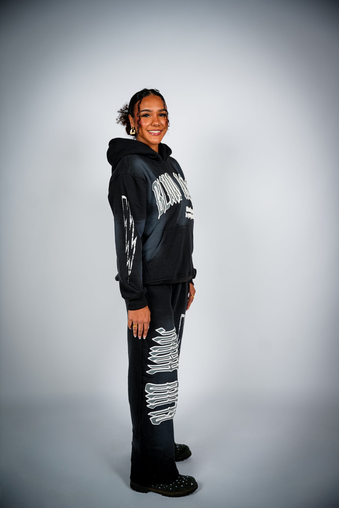 Striker Sweats [Black]